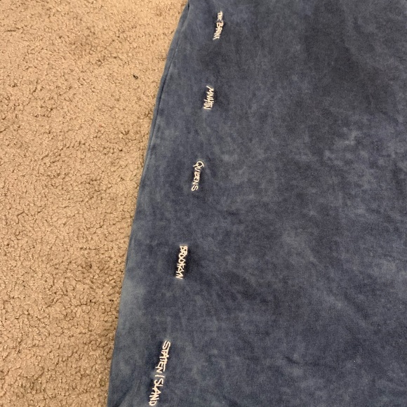 Nike NYC Borough Graphic Tee Tshirt - Picture 3 of 5